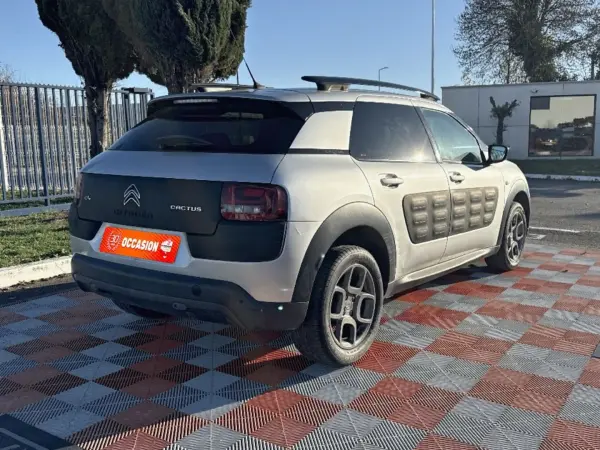 Citroën C4 CACTUS 1.2 VTi 12V 82 SHINE - Photo 5