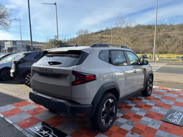 Dacia DUSTER Mild Hybrid 130 BV6 4X2 EXTREME PACK TECHNO GPS JA 18" SC - Photo 5