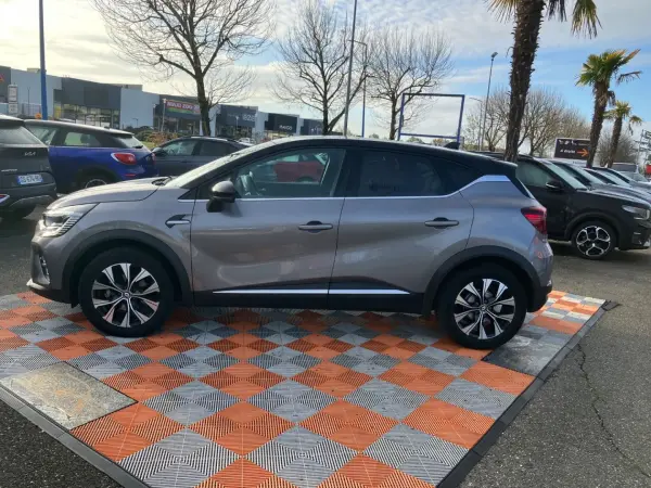 Renault CAPTUR TCe 90 BV6 TECHNO GPS 9.3" Caméra - Photo 2