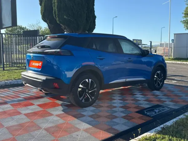 Peugeot 2008 PureTech 130 EAT8 ALLURE PACK GPS 10" Drive Assist - Photo 5