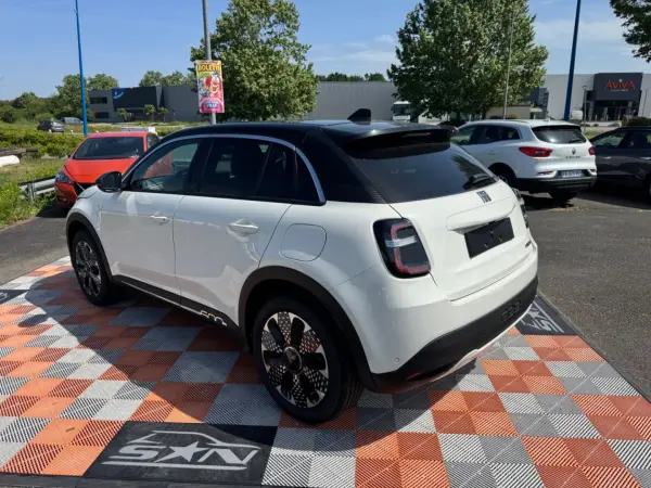 Fiat 600 1.2 145 Hybrid AUTOMATIQUE LA PRIMA Toit Noir - Photo 4